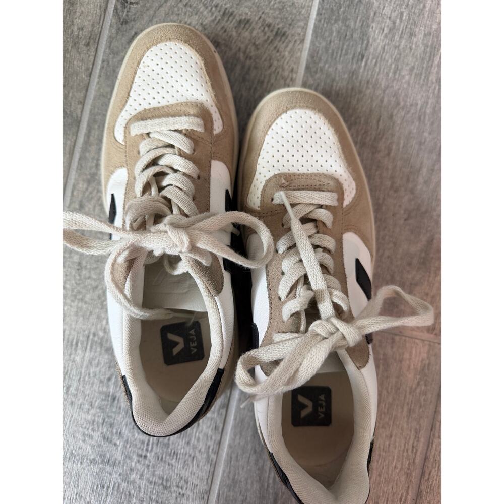 Veja V-10 Extra White Black Sahara Sneakers EUC - Womens Size 8/39 - Picture 3 of 7